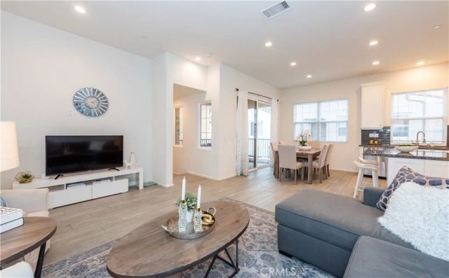 53 Strawberry, Irvine, CA 92620