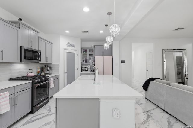 1822 Virgil Path, San Antonio, TX 78245