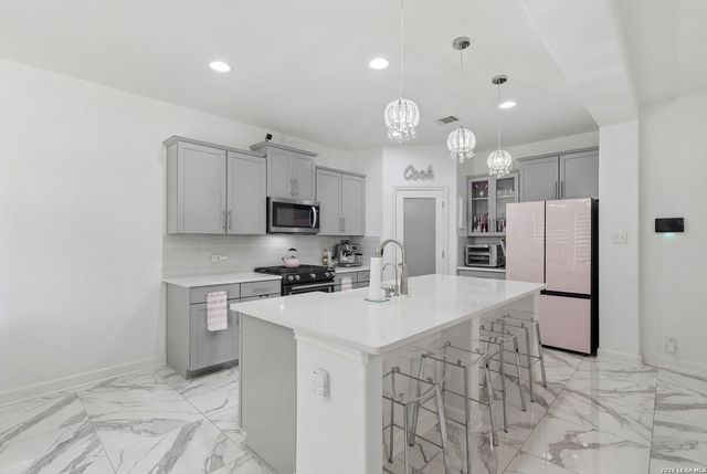 1822 Virgil Path, San Antonio, TX 78245