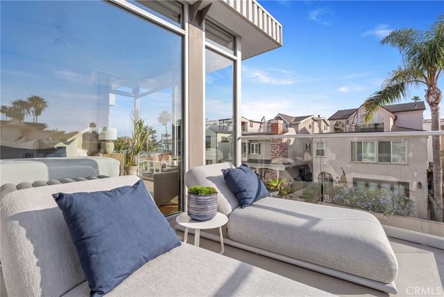 210 43rd Street, Newport Beach, CA 92663