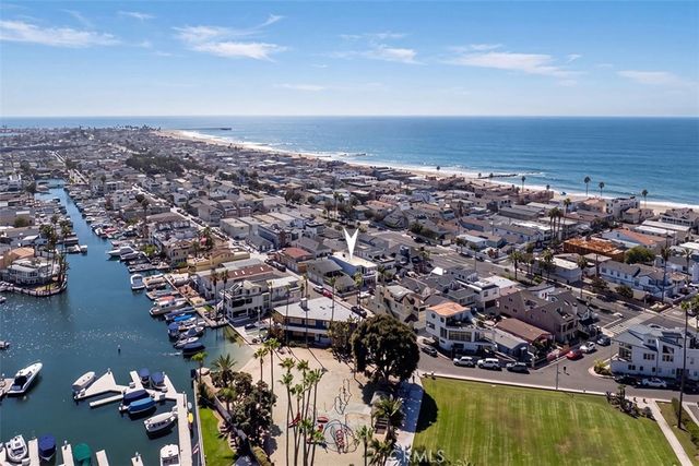 210 43rd Street, Newport Beach, CA 92663