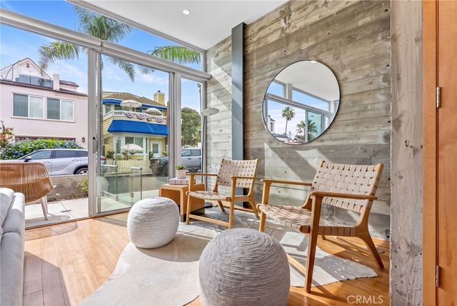 210 43rd Street, Newport Beach, CA 92663