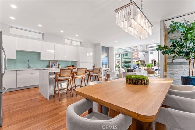 210 43rd Street, Newport Beach, CA 92663