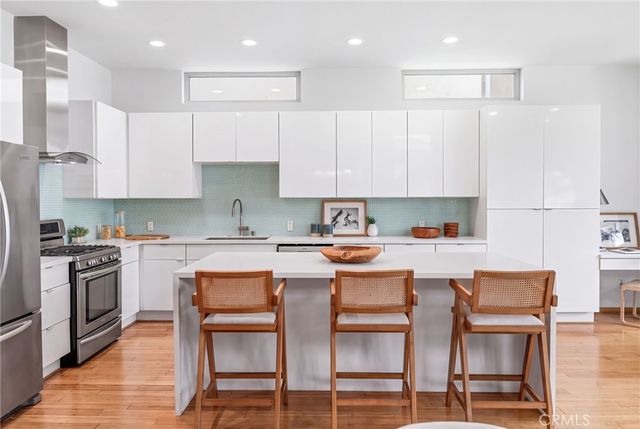 210 43rd Street, Newport Beach, CA 92663