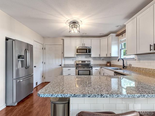 1117 Cobblestone Drive, Edwardsville, IL 62025