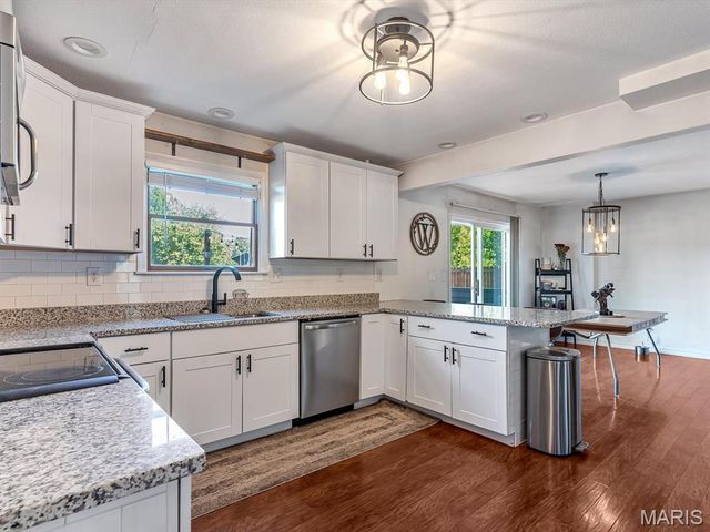 1117 Cobblestone Drive, Edwardsville, IL 62025
