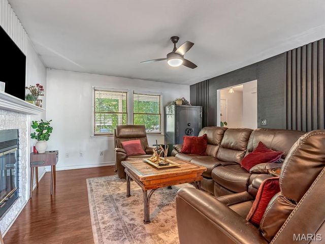 1117 Cobblestone Drive, Edwardsville, IL 62025