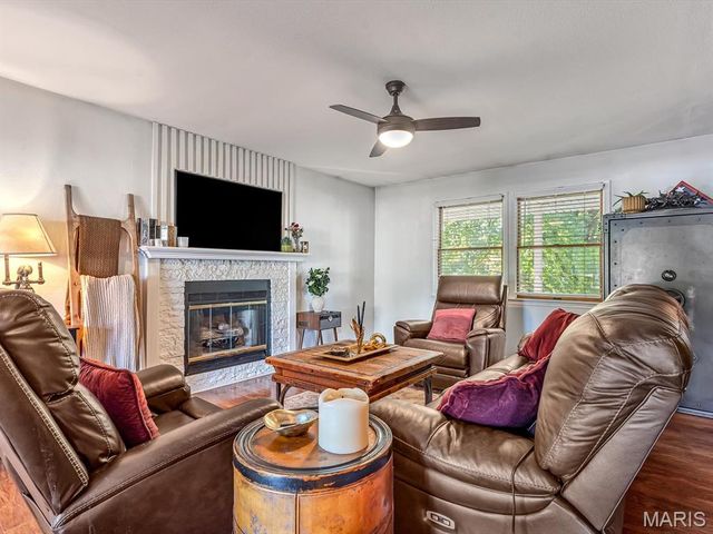 1117 Cobblestone Drive, Edwardsville, IL 62025