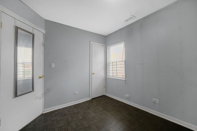15041 Riverside Drive, South Holland, IL 60473