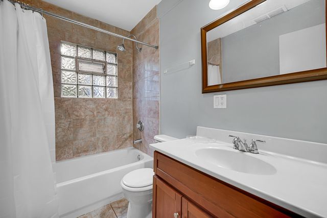15041 Riverside Drive, South Holland, IL 60473