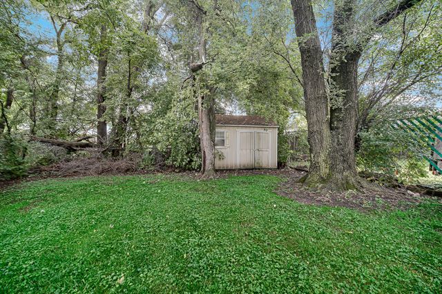 15041 Riverside Drive, South Holland, IL 60473