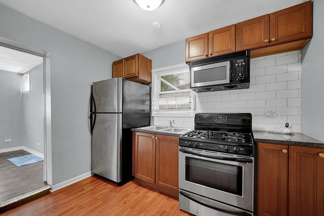 15041 Riverside Drive, South Holland, IL 60473