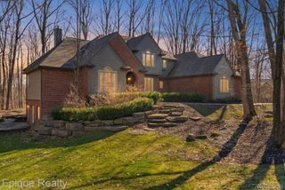 9155 Kelly Lake Drive, Springfield Charter Township, MI 48348
