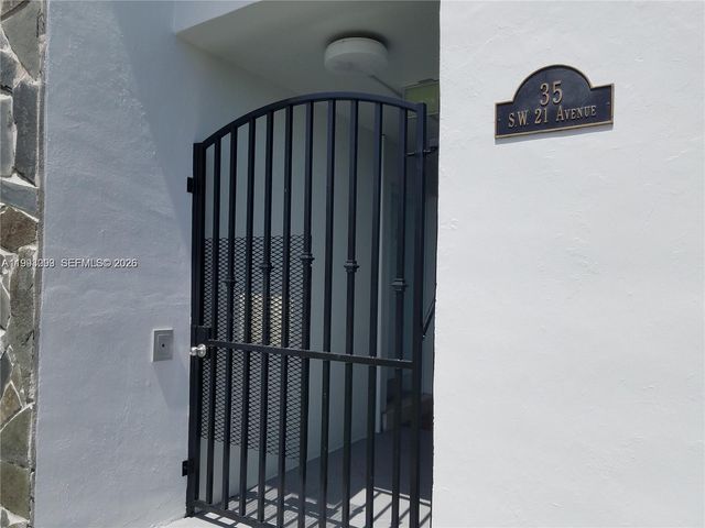 35 SW 21st Ave 4, Miami, FL 33135