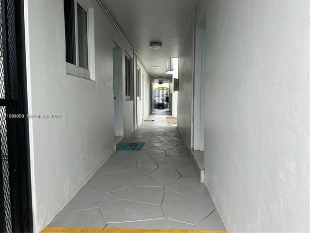 35 SW 21st Ave 4, Miami, FL 33135