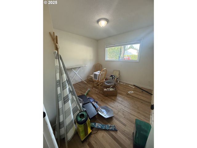 2126 Se 162nd Ave, Portland, OR 97233