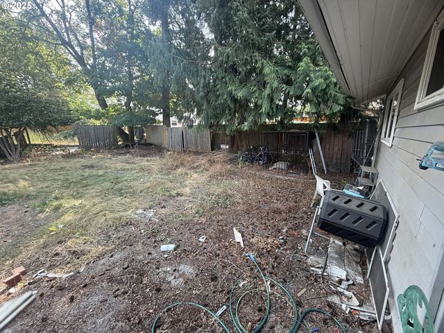 2126 Se 162nd Ave, Portland, OR 97233