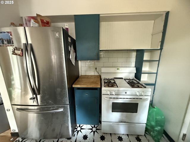 2126 Se 162nd Ave, Portland, OR 97233