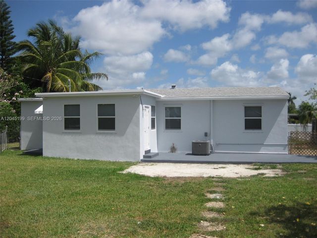 1520 NE 14th St, Homestead, FL 33033