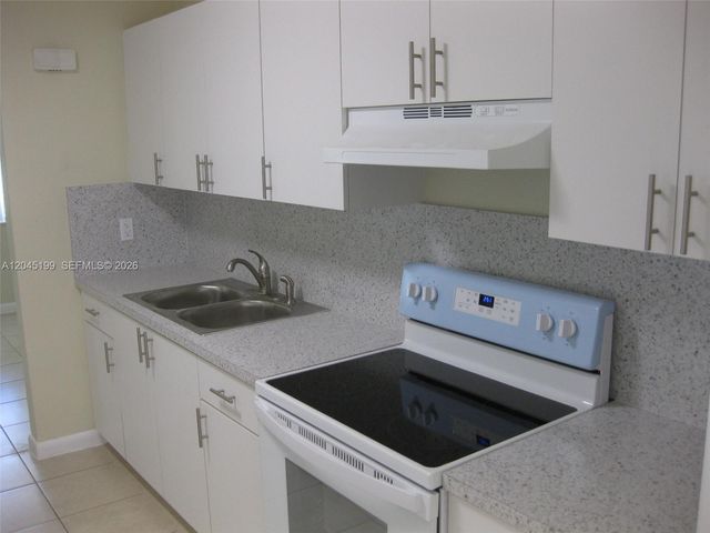 1520 NE 14th St, Homestead, FL 33033