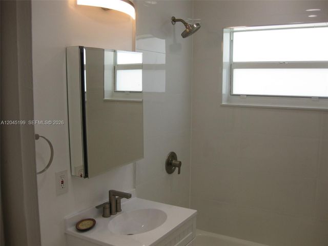 1520 NE 14th St, Homestead, FL 33033