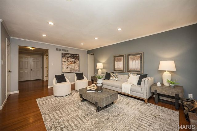 233 Portico Drive, Chesterfield, MO 63017