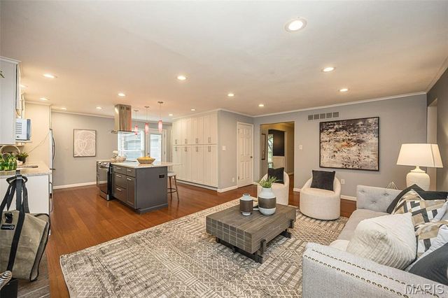 233 Portico Drive, Chesterfield, MO 63017