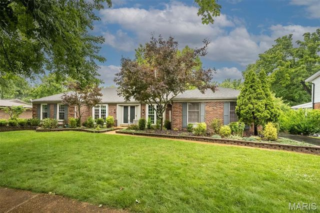 233 Portico Drive, Chesterfield, MO 63017