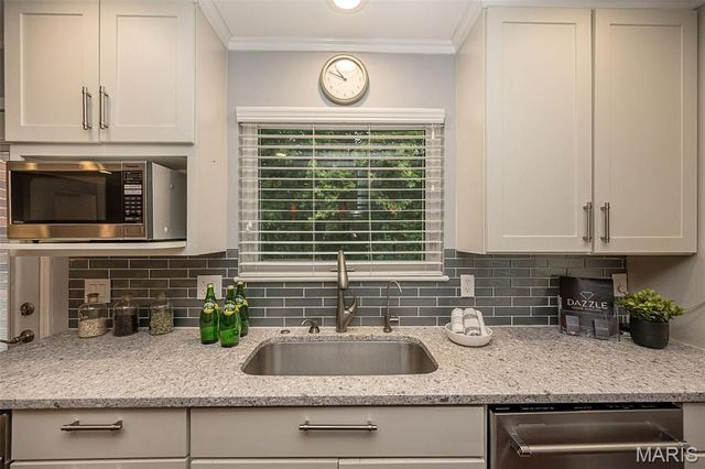 233 Portico Drive, Chesterfield, MO 63017