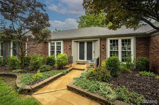 233 Portico Drive, Chesterfield, MO 63017