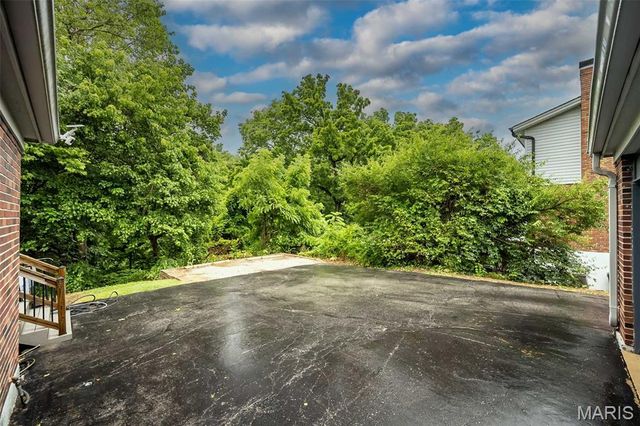 233 Portico Drive, Chesterfield, MO 63017