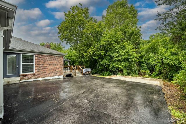 233 Portico Drive, Chesterfield, MO 63017
