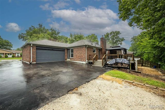 233 Portico Drive, Chesterfield, MO 63017