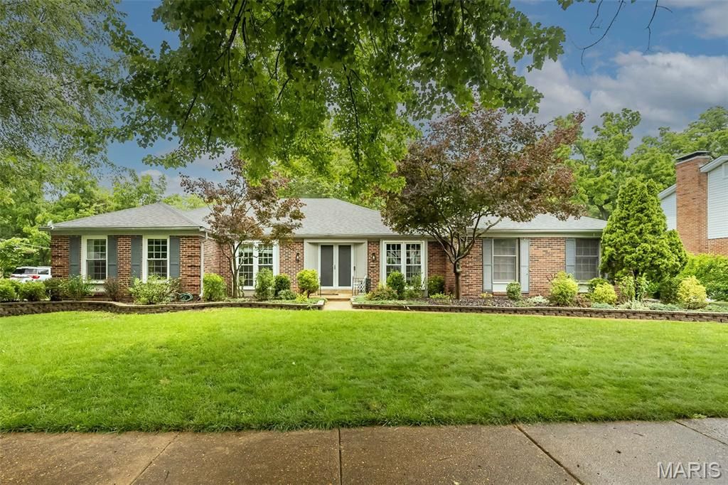 233 Portico Drive, Chesterfield, MO 63017