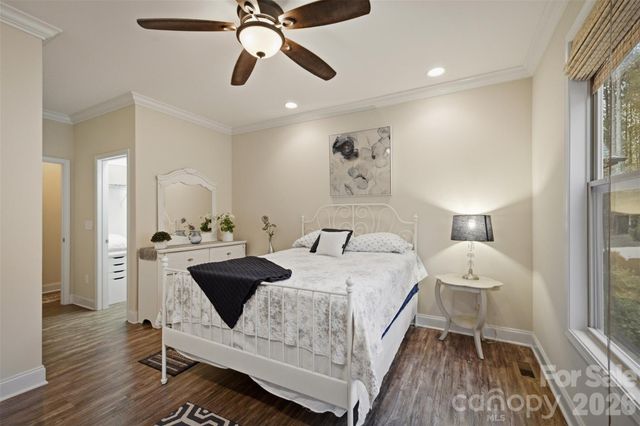 2079 Dockside Place, Connelly Springs, NC 28612
