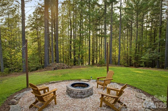 2079 Dockside Place, Connelly Springs, NC 28612