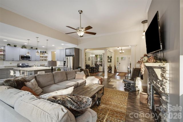 2079 Dockside Place, Connelly Springs, NC 28612