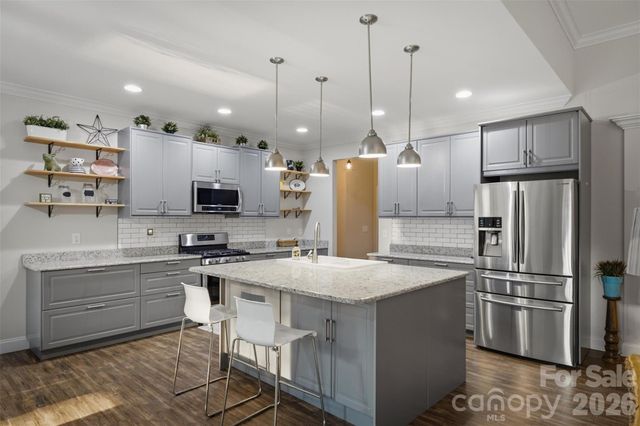 2079 Dockside Place, Connelly Springs, NC 28612