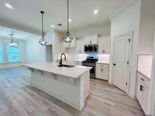 4966 Trinity Dr, Addis, LA 70710