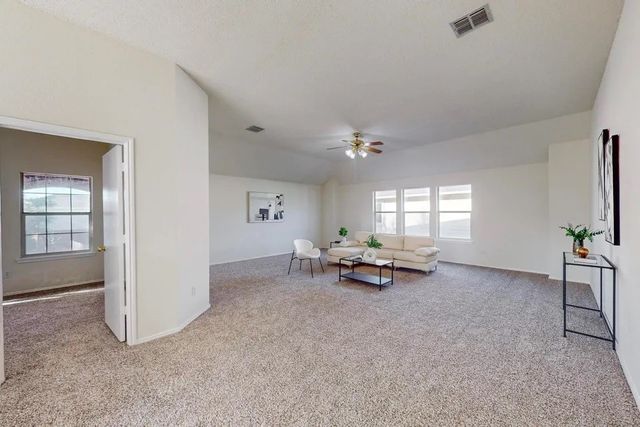 801 Gillon Drive, Arlington, TX 76001