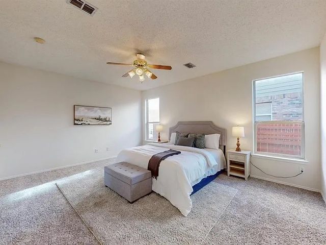 801 Gillon Drive, Arlington, TX 76001
