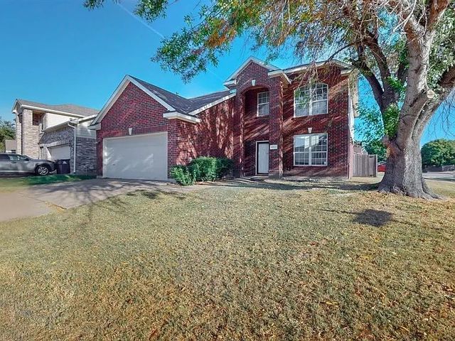 801 Gillon Drive, Arlington, TX 76001