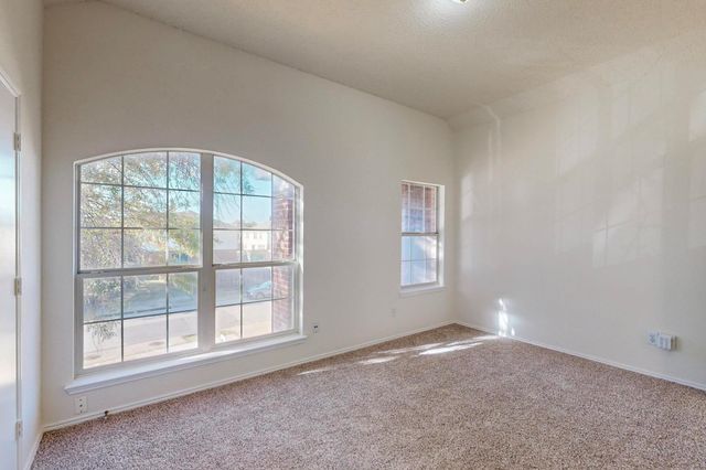 801 Gillon Drive, Arlington, TX 76001