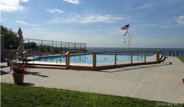 458 Mariners Way 458, Copiague, NY 11726