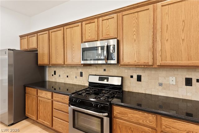 27 GLADEWATER Drive, Henderson, NV 89052