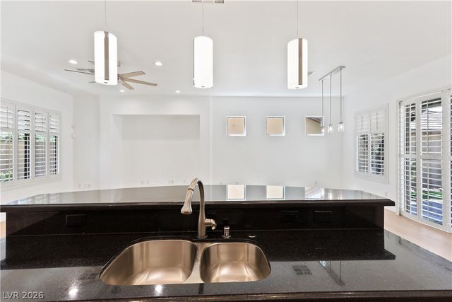 27 GLADEWATER Drive, Henderson, NV 89052