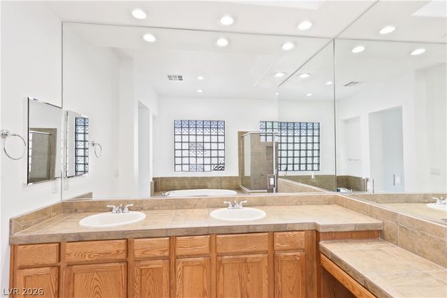 27 GLADEWATER Drive, Henderson, NV 89052