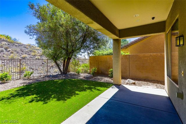 27 GLADEWATER Drive, Henderson, NV 89052