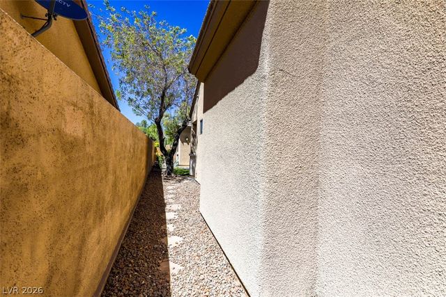 27 GLADEWATER Drive, Henderson, NV 89052