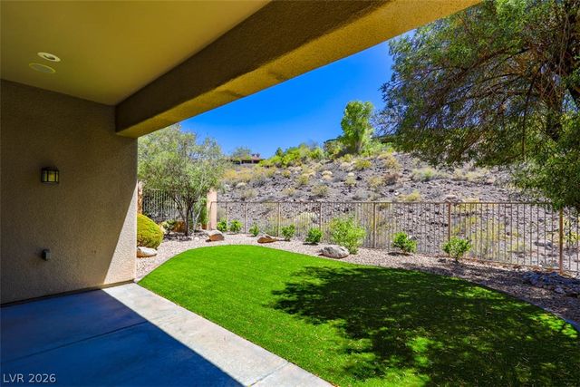 27 GLADEWATER Drive, Henderson, NV 89052
